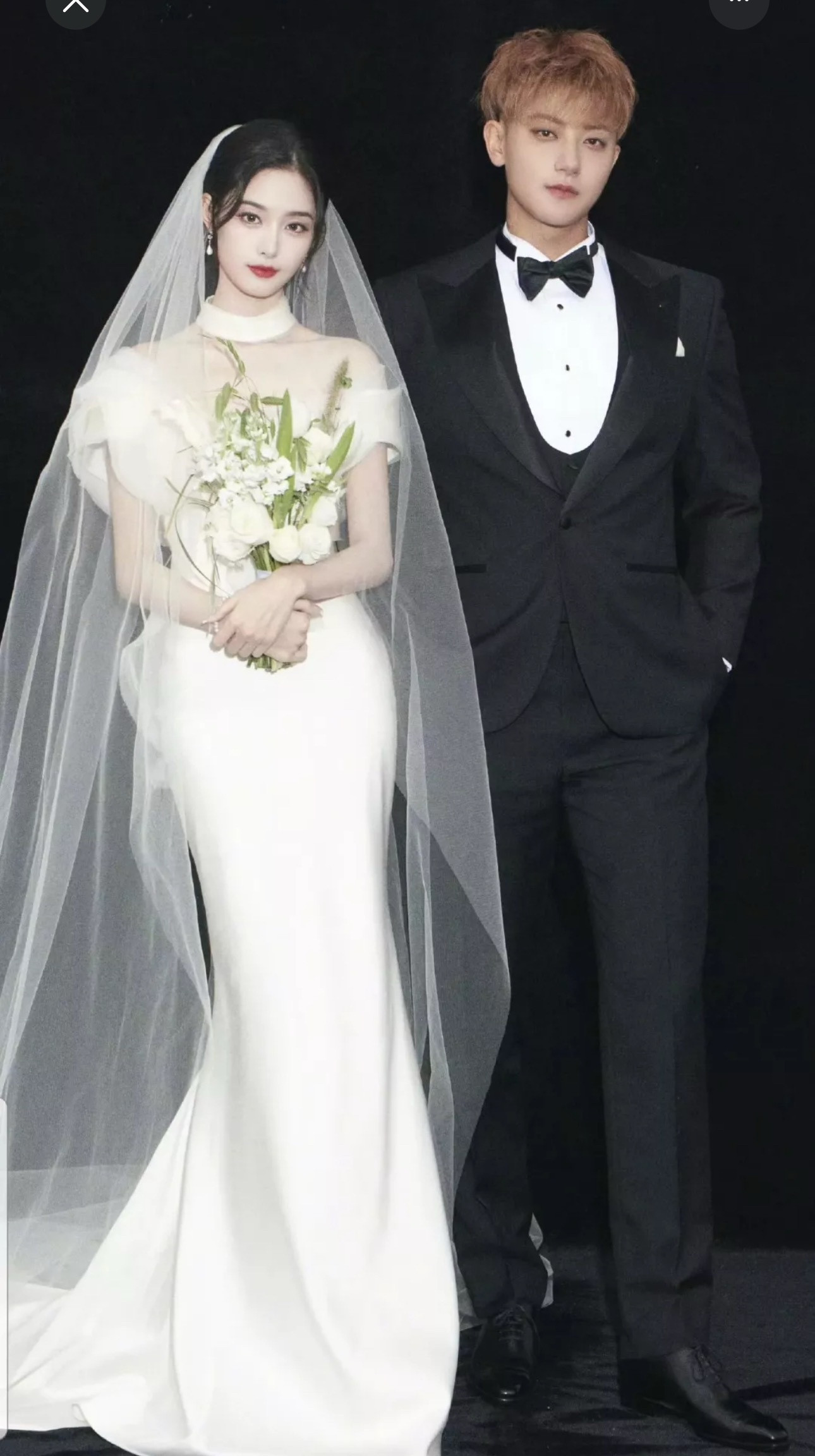 黄子韬徐艺洋vs刘俊谦蔡诗韵婚纱照风格差好大​​​