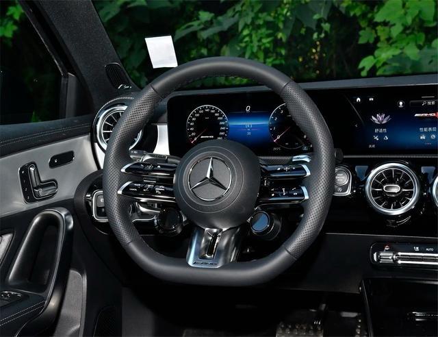 AMG3540.51万元AMG4556.41万元心心念念的小钢炮，刚