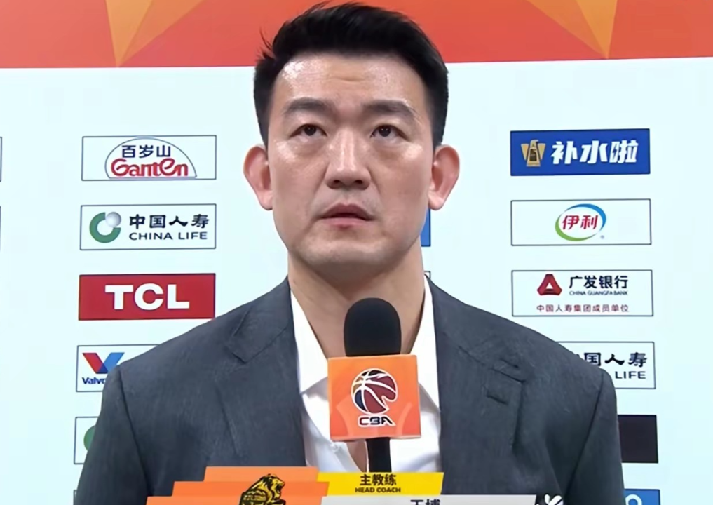 CBA总决赛第四场，广厦主场101:93掀翻强大的上海队，将系列赛大比分扳成1: