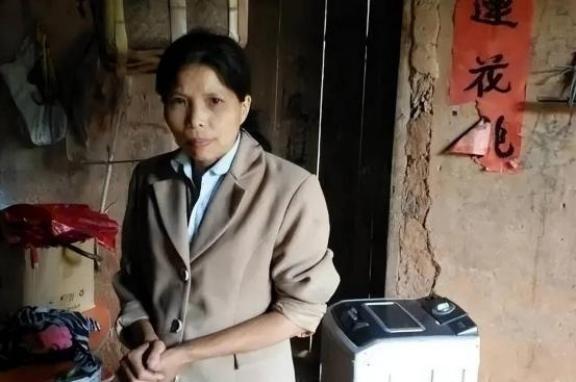 1992年，刘强东680分考上中国人民大学，1994年，伍继红692分考上中国人