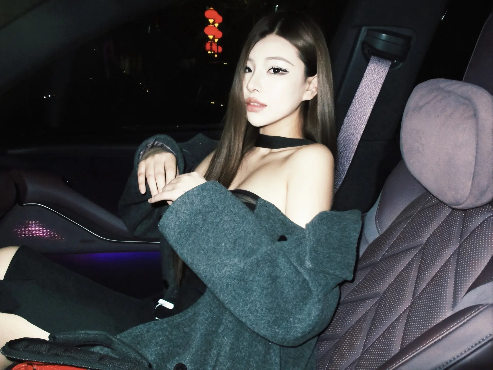 想让被扇巴掌的话 下一步就是踩脸