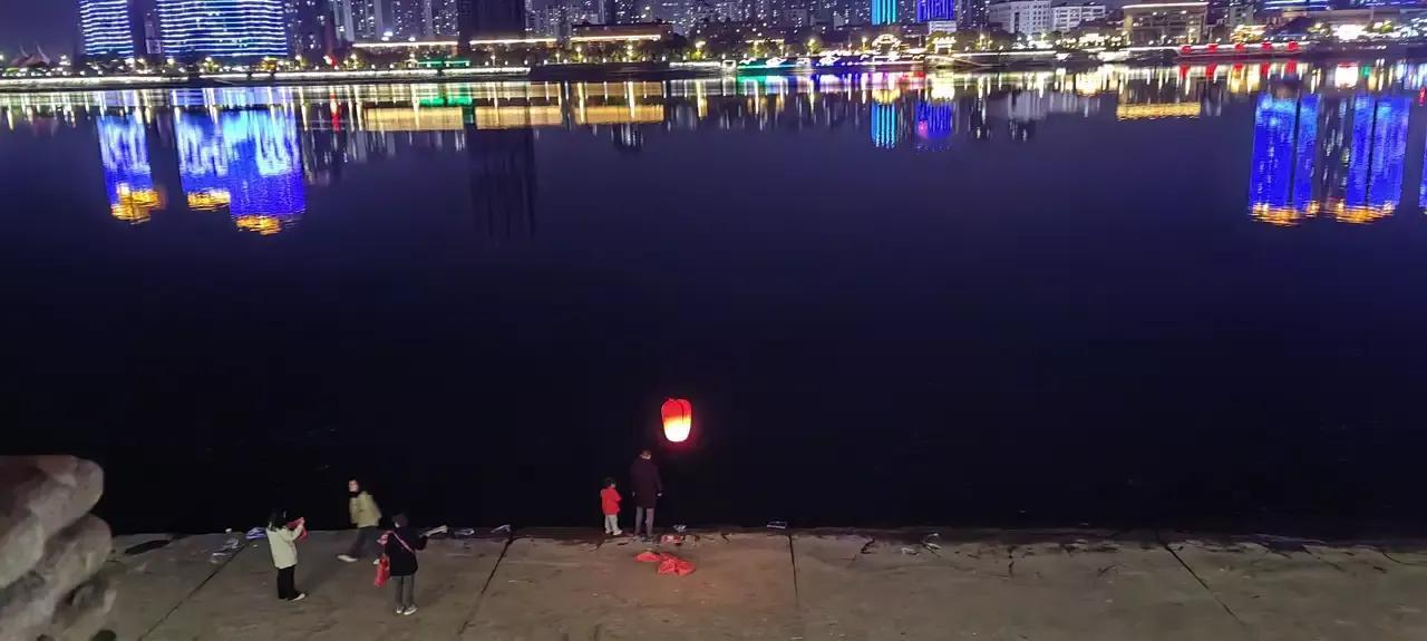 当一个常联系你的人，突然不联系你了，怎么办？不管亲人、朋友、爱人，不联系了，