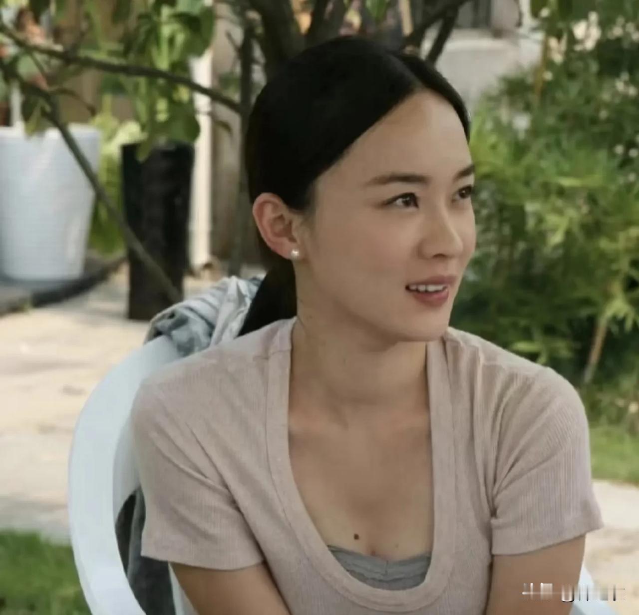 说实话，霍思燕婚前的样子，我很喜欢，而她乌云珠的扮相更是绝了，就是妥妥的清冷小白