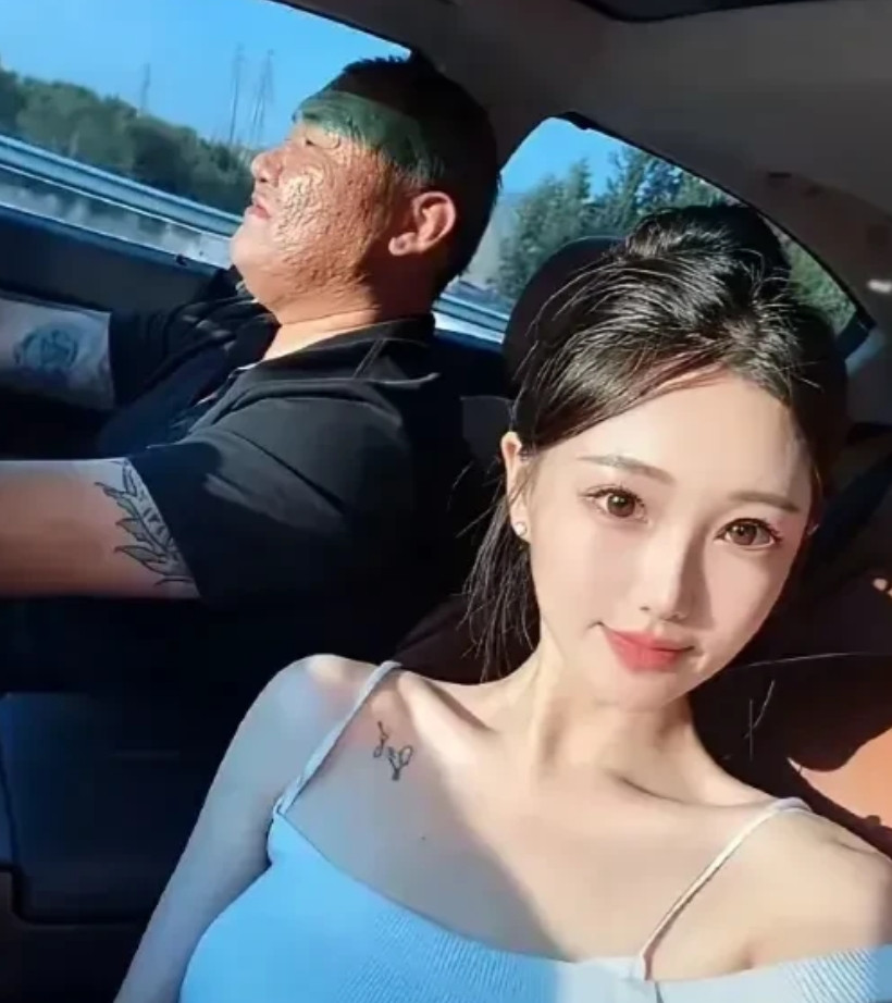 不得不承认，这大叔肯定不一般啊。[哈哈笑][哈哈笑][哈哈笑]