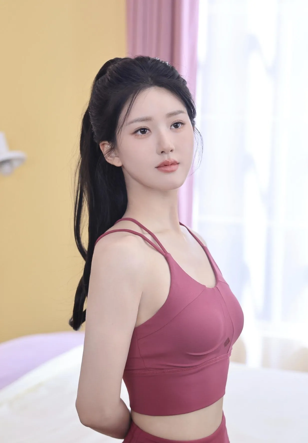 赵露思健美穿搭秀好身材，元气满满活力值拉满赵露思这身健美穿搭也太...