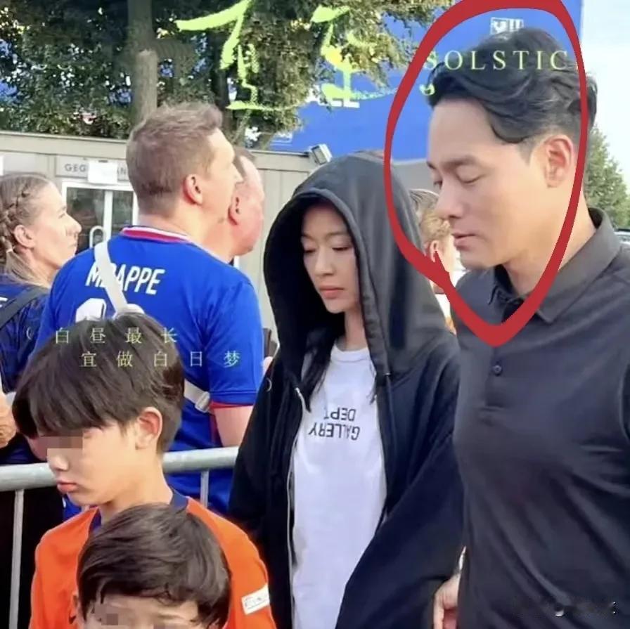 怎么有人非要说；全智贤结婚影响事业了，我感觉她结婚后事业才更上一层楼了好吗？