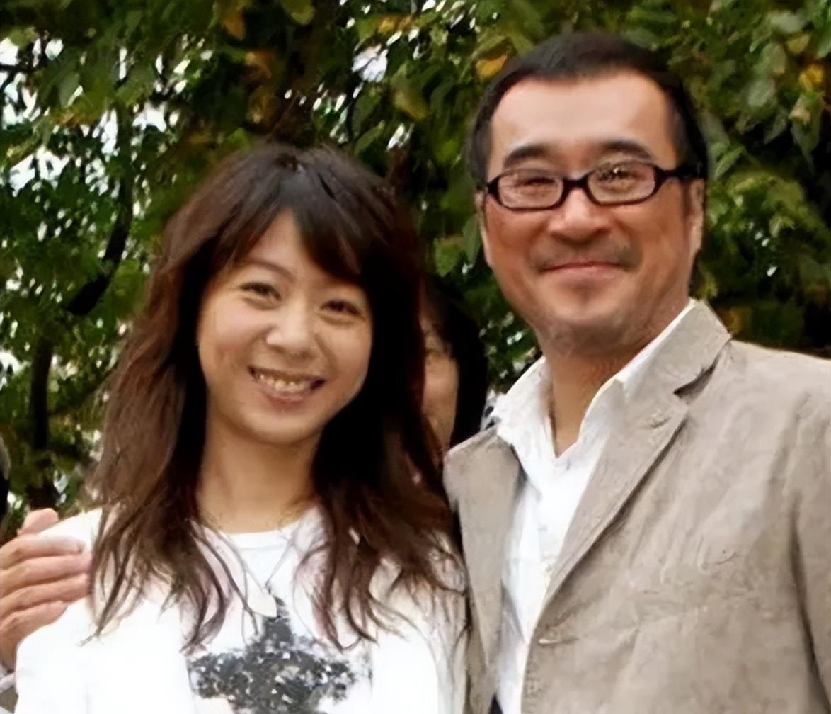1994年，李宗盛婚内爱上林忆莲，两人为了寻求刺激就悄悄同居，结果没多久，林忆莲