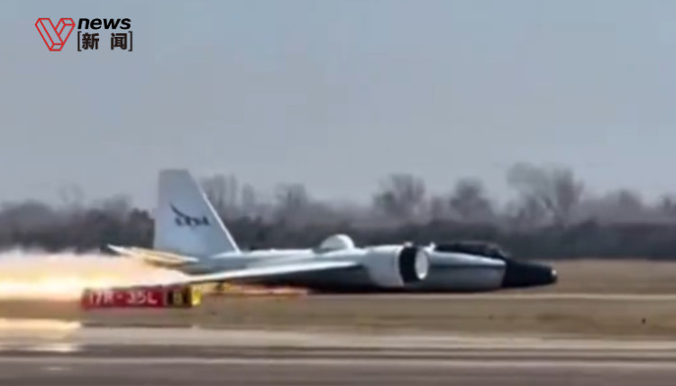 NASA一科研机惊险着陆，机腹贴地一路擦出火焰，事故涉“机械故障”将被调查