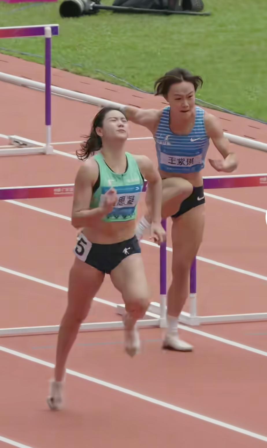 100米栏决赛，吴艳妮输了现在，夏思凝赢了未来。吴艳妮依然没有获得100米栏的