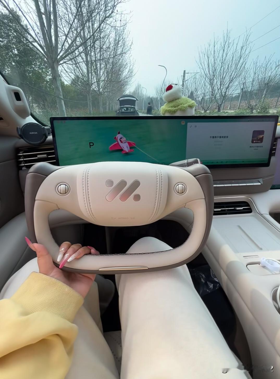 26款智己ls6使用体验+优缺点评价优点：1.底盘调教同级别最强，驾驶体验很