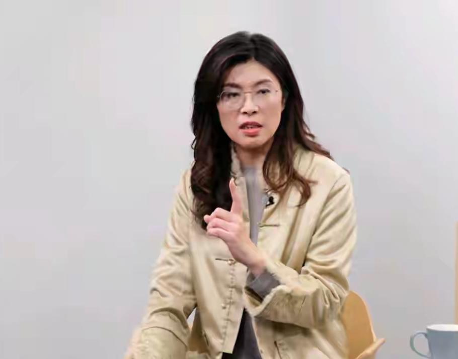 郑丽文韩国瑜联手清党渣在国民党接连选举惨败、派系内斗不休的绝境中，郑丽文与