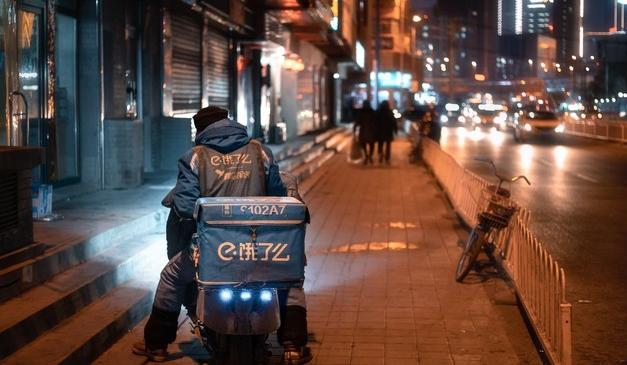 商家崩溃，骑手怒斥，某宝闪购狂砸百亿誓要拿下外卖补贴大战，原来这钱都是从商家骑手