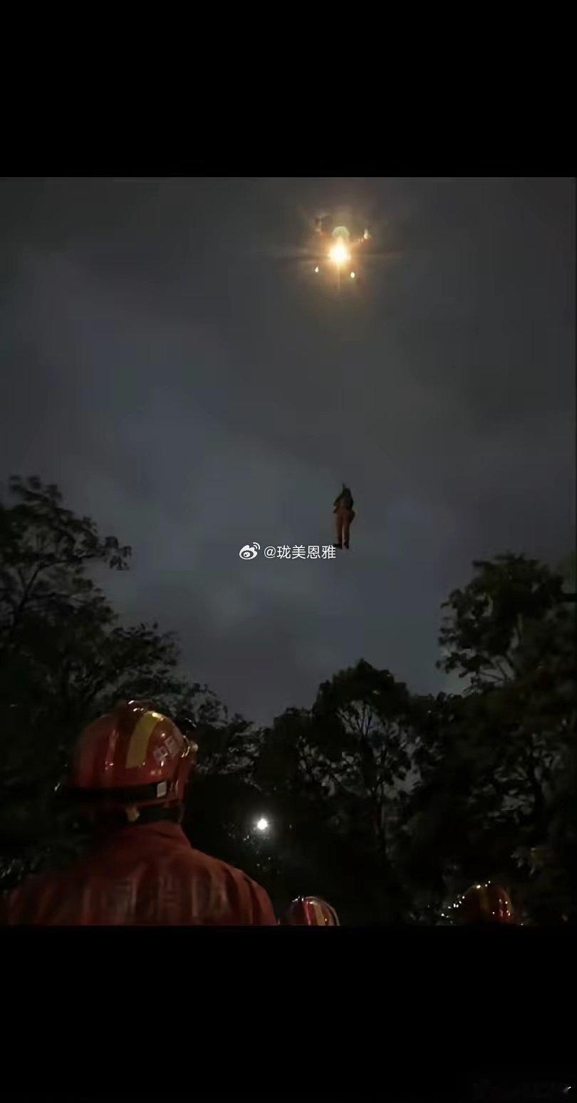 都是可以得奖的照片图3有说是AI的有人晒出了图4个人觉得应该就是真的吧