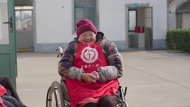 北京退休高工老人感慨：来生，我绝不把孩子培养得太优秀一段养老院采访短视频广为流