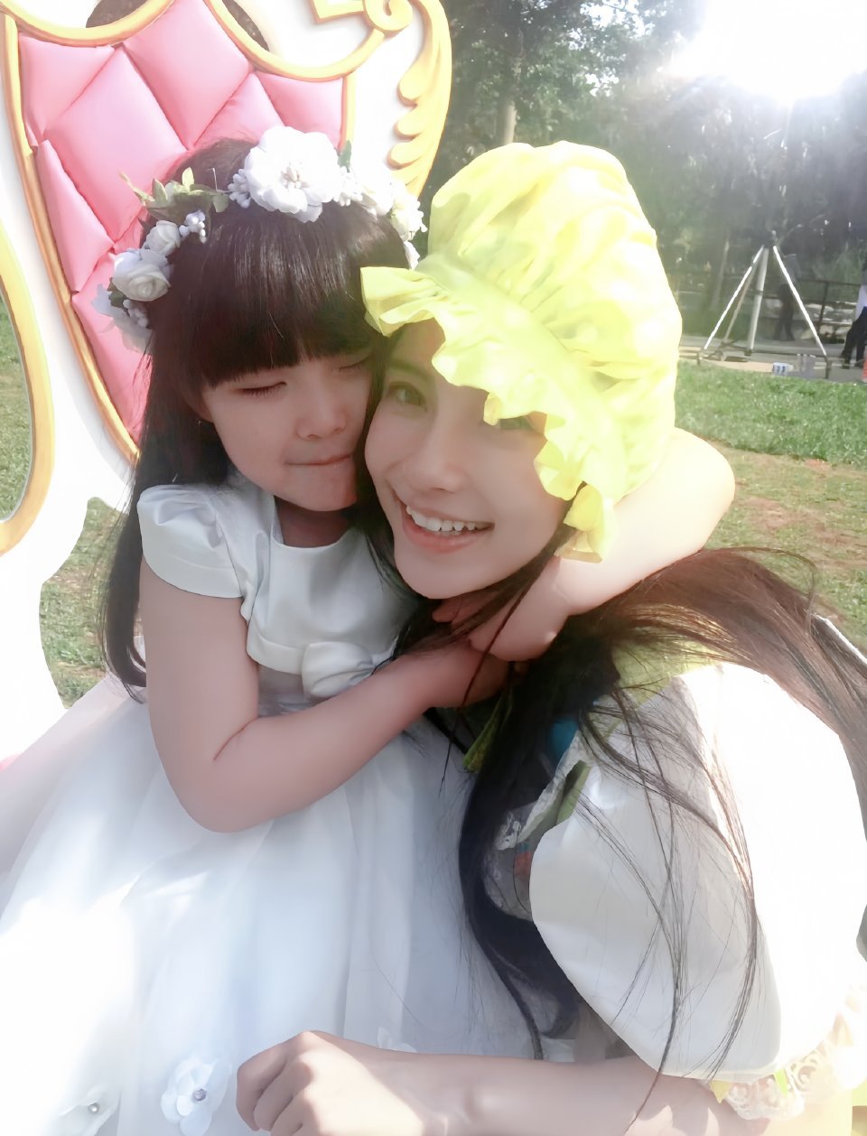 angelababy杨颖和angel王诗龄合照两个安吉拉太可爱啦～​​​