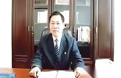 学校的校长被查了。就那个，灵璧县的高级职业技术学校。一瞬间就觉得，天塌了一块