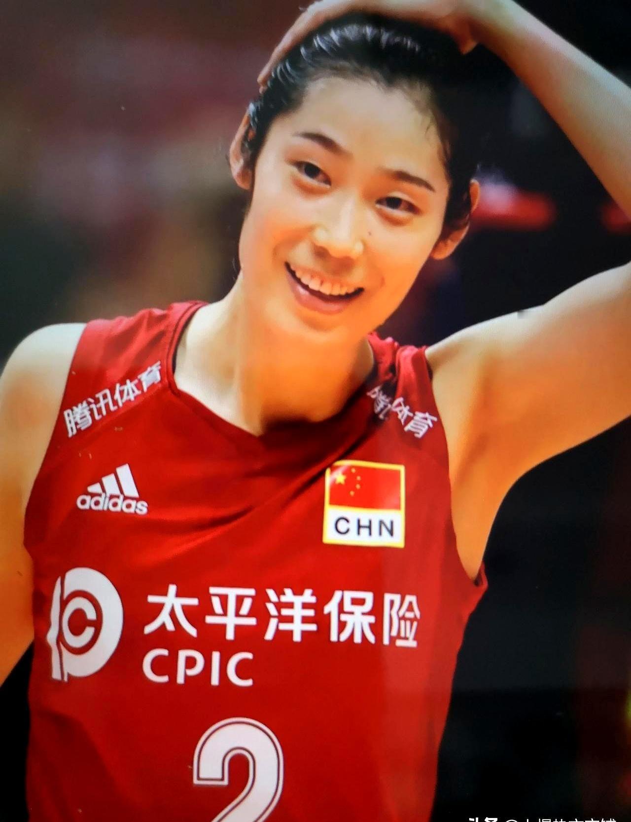 别看3-0，科内利亚诺差点被一波带走。比分24-25，对手手握局点，一万两