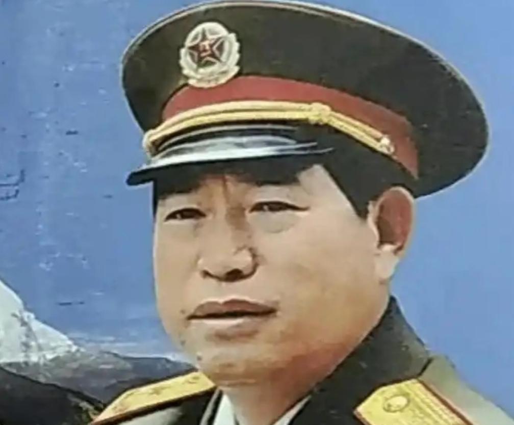 1978年深冬，一位团参谋长正在招待所里收拾东西，准备转业回老家。这个人叫姚双龙