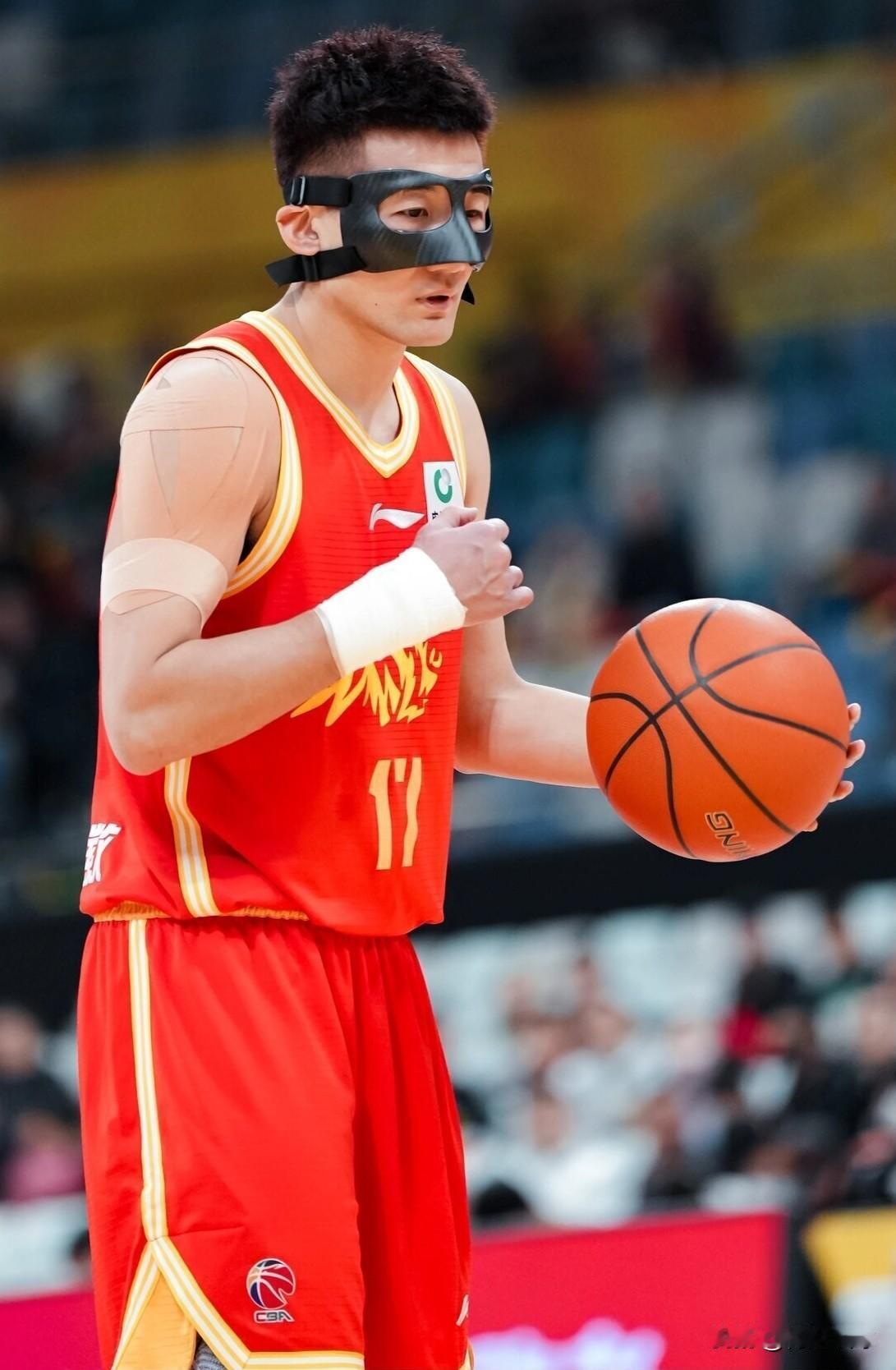 CBA常规赛第13轮单场五项数据最高者分别是：得分王：深圳的史密斯！在深圳1