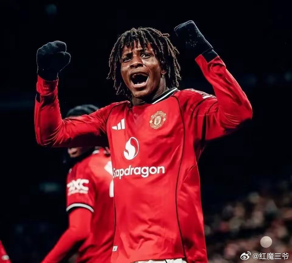 曼联曼联对阵利兹联最新伤情动态：三大主力缺阵，核心球员复出尚存变数，卡里克面