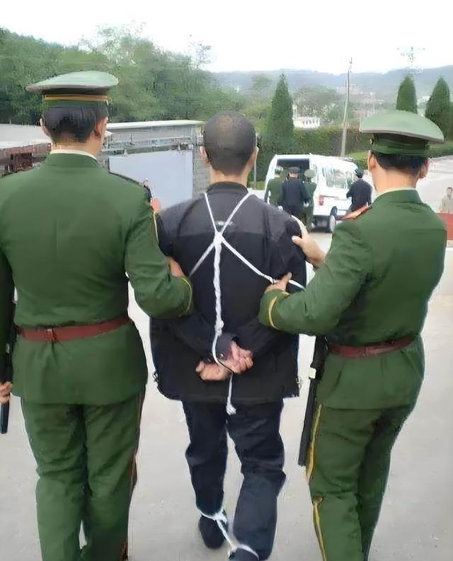 1988年吉林刑场，76岁死囚吕庆瑞喊出一句话，在场警察全部愣住，档案揭开，他竟