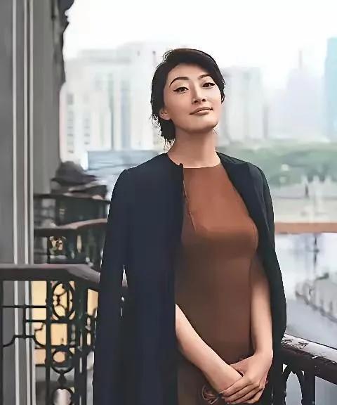 宗大小姐手腕真硬！先不说宗老塌坟一事，毕竟斯人已逝。但宗馥莉这一招杀人诛心，足