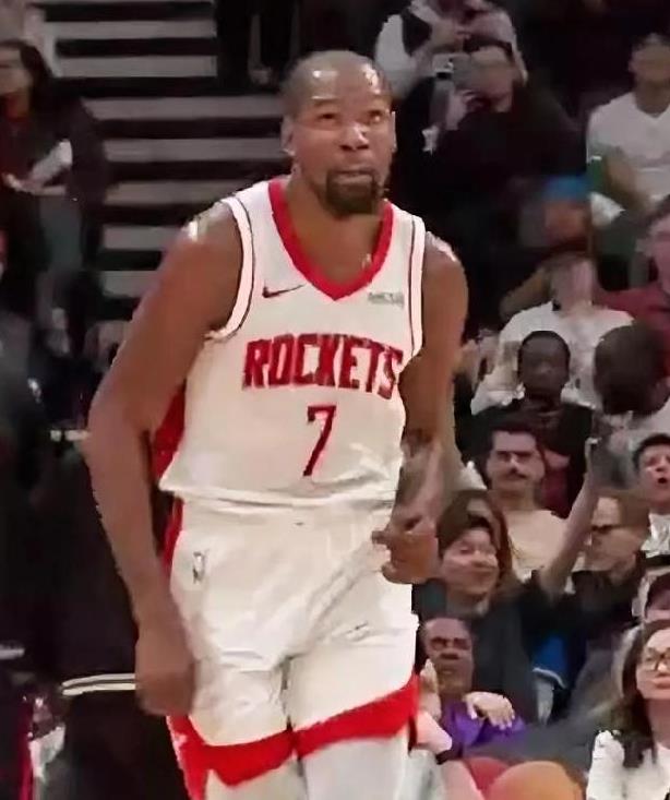 火箭今天在场赢分最多的6位球员！！！阿门汤普森：上场32分钟，投篮12中6，三