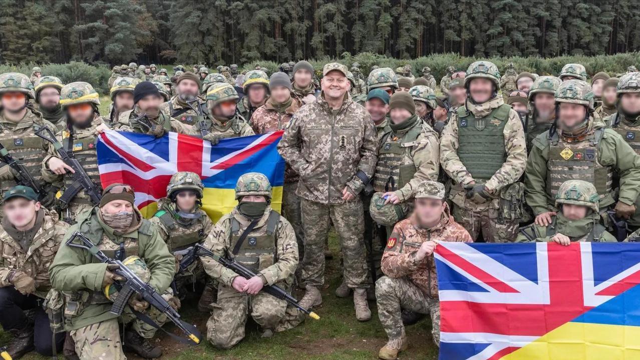 北约打破头也没想到，英国军队精锐刚秘密入境：一夜就遭俄军重创北约恐怕没料到，