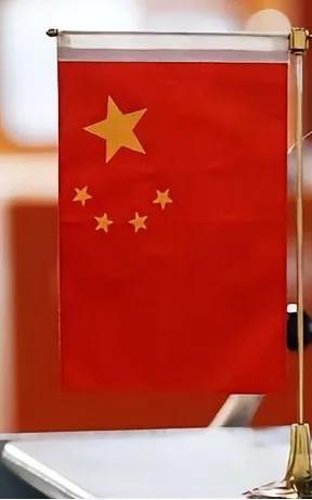 这次轮到中国立规矩了。8月9日，CNBC刊文，说得很直白：当下全球性能顶尖的开
