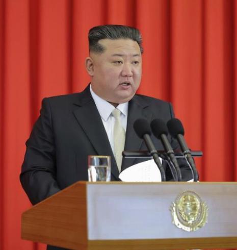 金正恩态度坚定，公开作出了一个承诺。朝鲜领导人金正恩9日在纪念朝鲜建国77