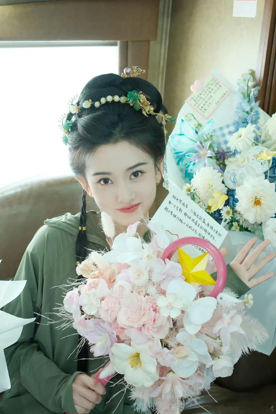 宋祖儿《表妹万福》正式拍摄的发型，这个好看！汪涵出手还是靠谱的。在兰香如故里丫鬟