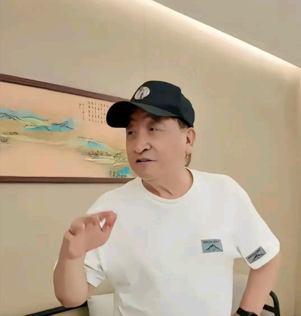曹云金经过姜大师指路后就是不一样，看来几个菜没白请，不但台上疯狂的用踢大褂帮金粉