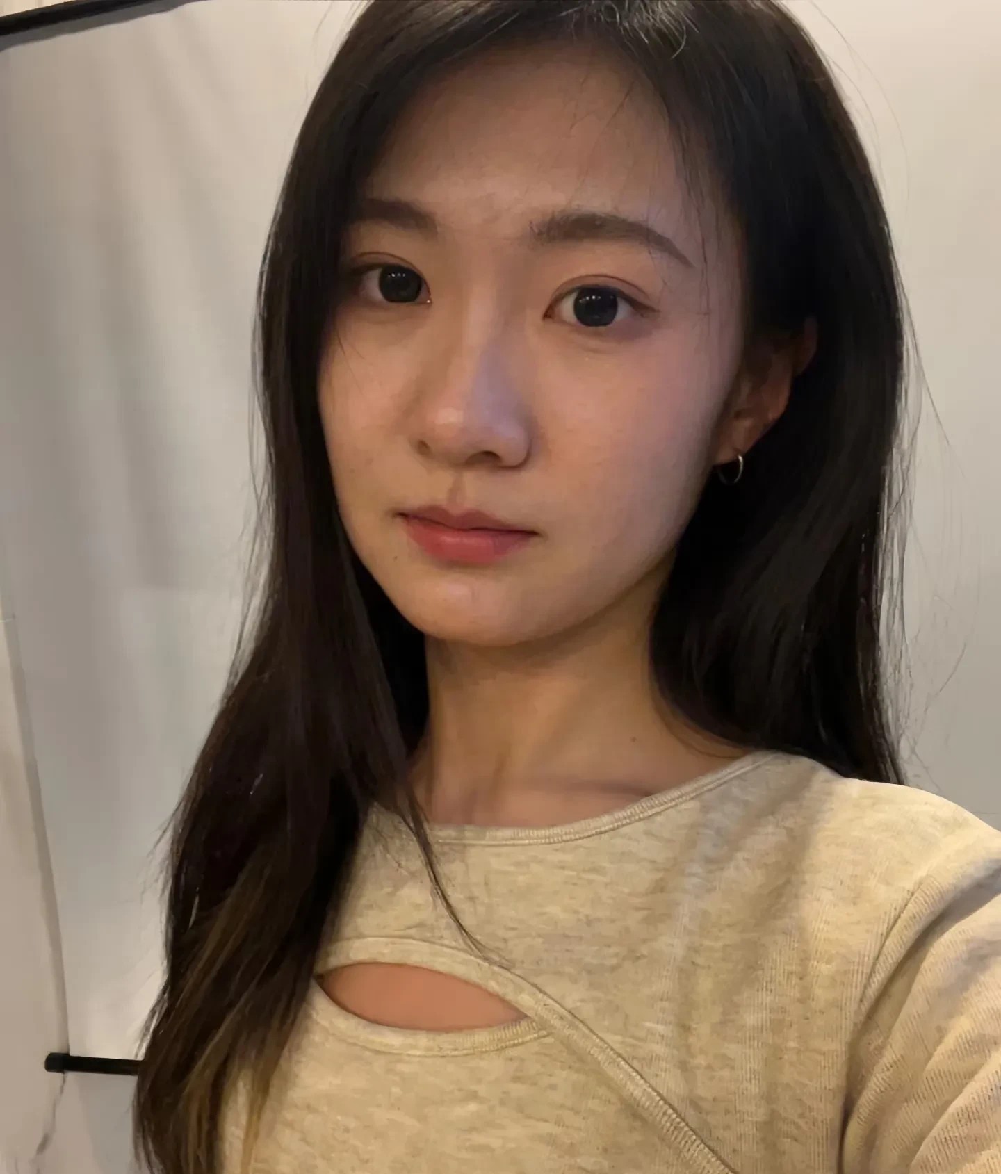 谁告诉我！我该怎么办？现在是一位宝妈！每天围着孩子转老公上班，回家就玩手