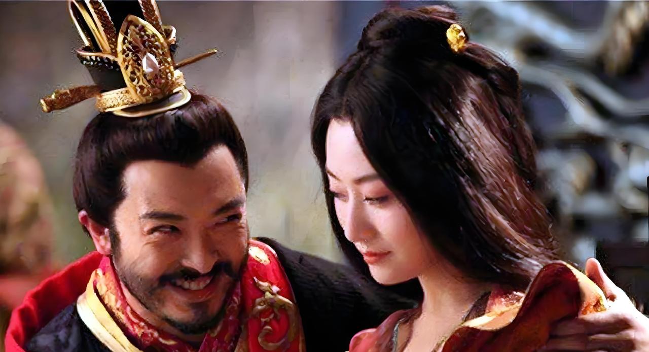 东晋皇帝司马曜与宠姬张贵人酒后戏言，心胸狭窄的张贵人，一怒之下叫来心腹宫人将熟睡