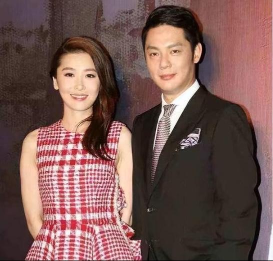 “我可以净身出户，但我说的要求你必须做到！”2017年，傅程鹏向陪伴21年的发妻