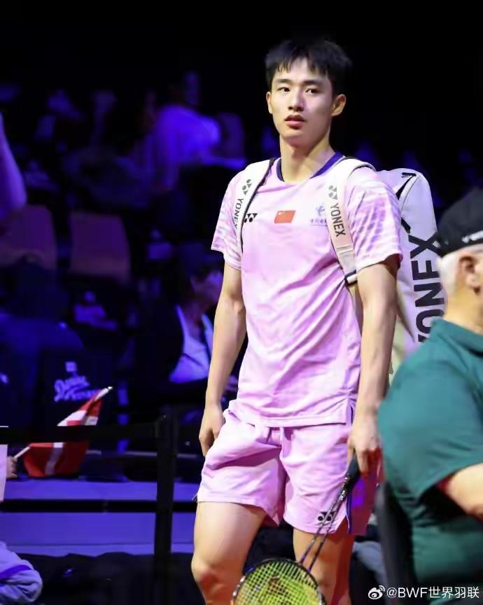 王正行在当打之年就离开国家队，揭示了一个残酷的真相，那就是国羽男单的青黄不接异常