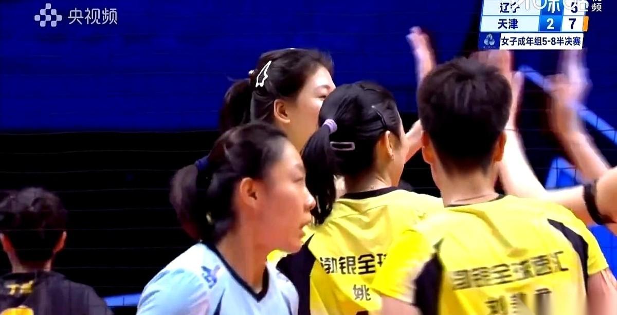 你说邪门不邪门。一个世俱杯评出来的最佳自由人，在我们天津队，居然连主力都打不上