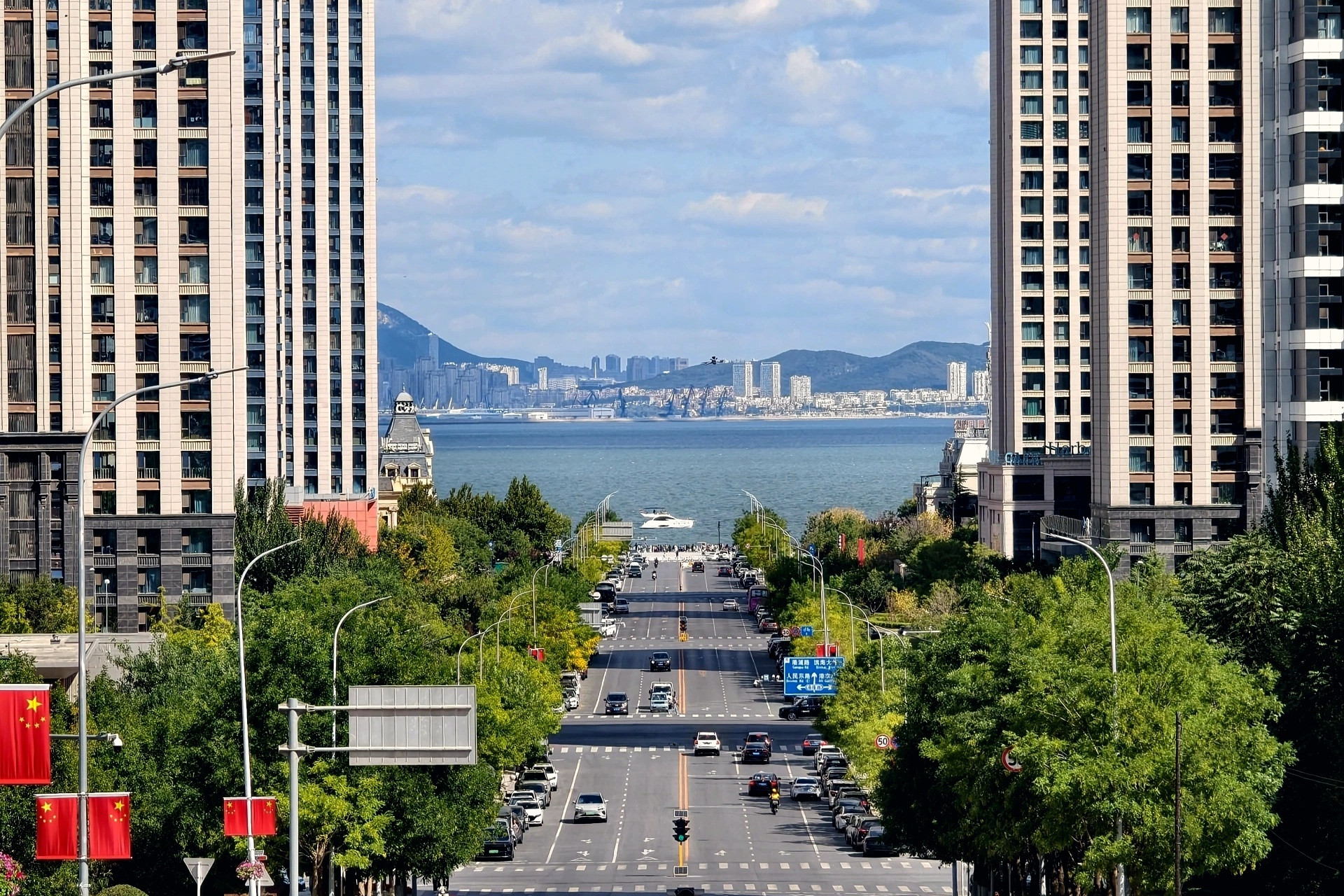大连港东五街｜奔赴一条通向大海的路东北超燃AI看大连盛世华章悦享大连万千气象看辽宁来大连东港，一定要