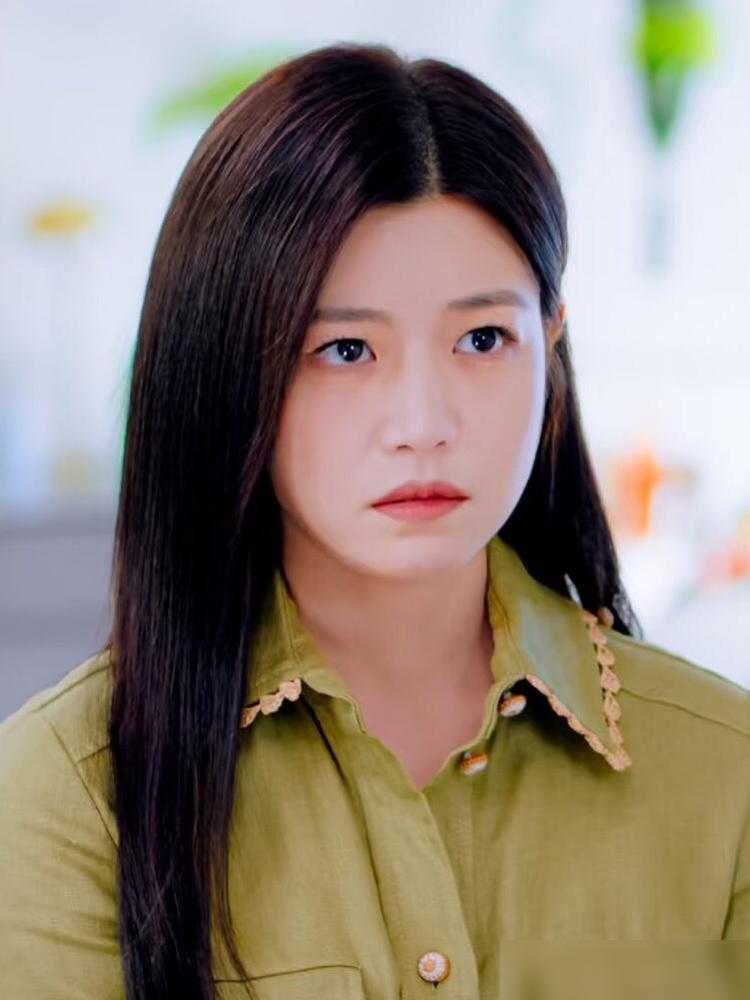 有个事，我一直不敢说，先把事说明白：最近陈妍希的新剧《狙击蝴蝶》在播，她