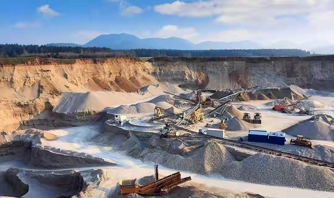 日本费了老大劲在非洲找钴矿，结果挖出的“果子”，最后大半落进了中国手里。这事