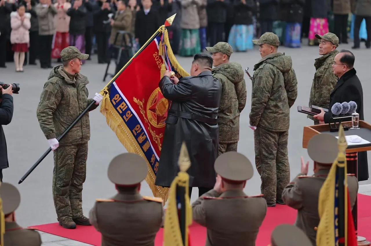 金同志12月12日接见了从俄罗斯回国的朝鲜人民军海外工兵部队第528工兵团官兵。