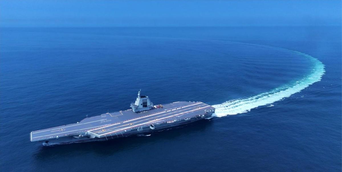 中国海军将打破常规、抢跑未来？谁能想到，福建舰还没正式服役，它的“年轻搭档”四川