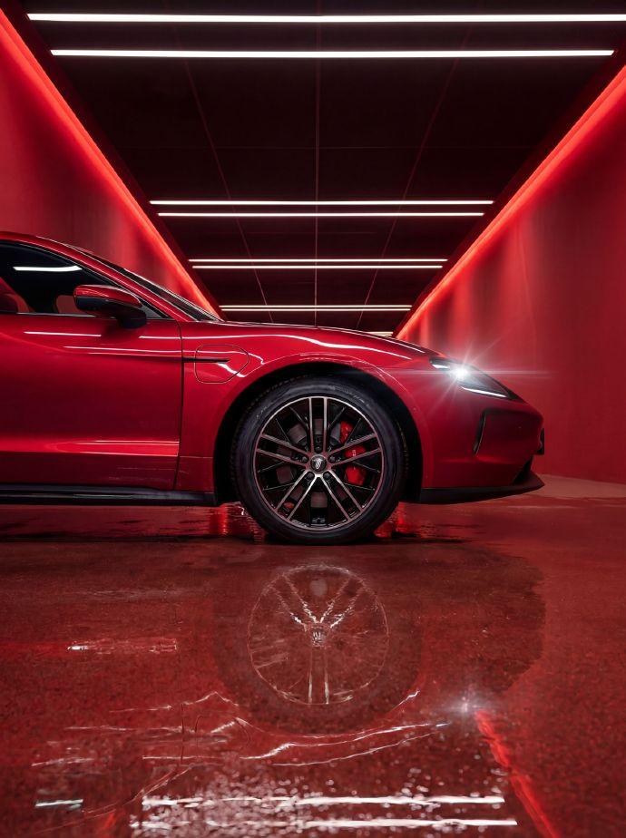 尚界小米轿跑同日官宣鸿蒙智行最美轿跑尚界Z7就要来了！颜值很高、流线型车身、低趴