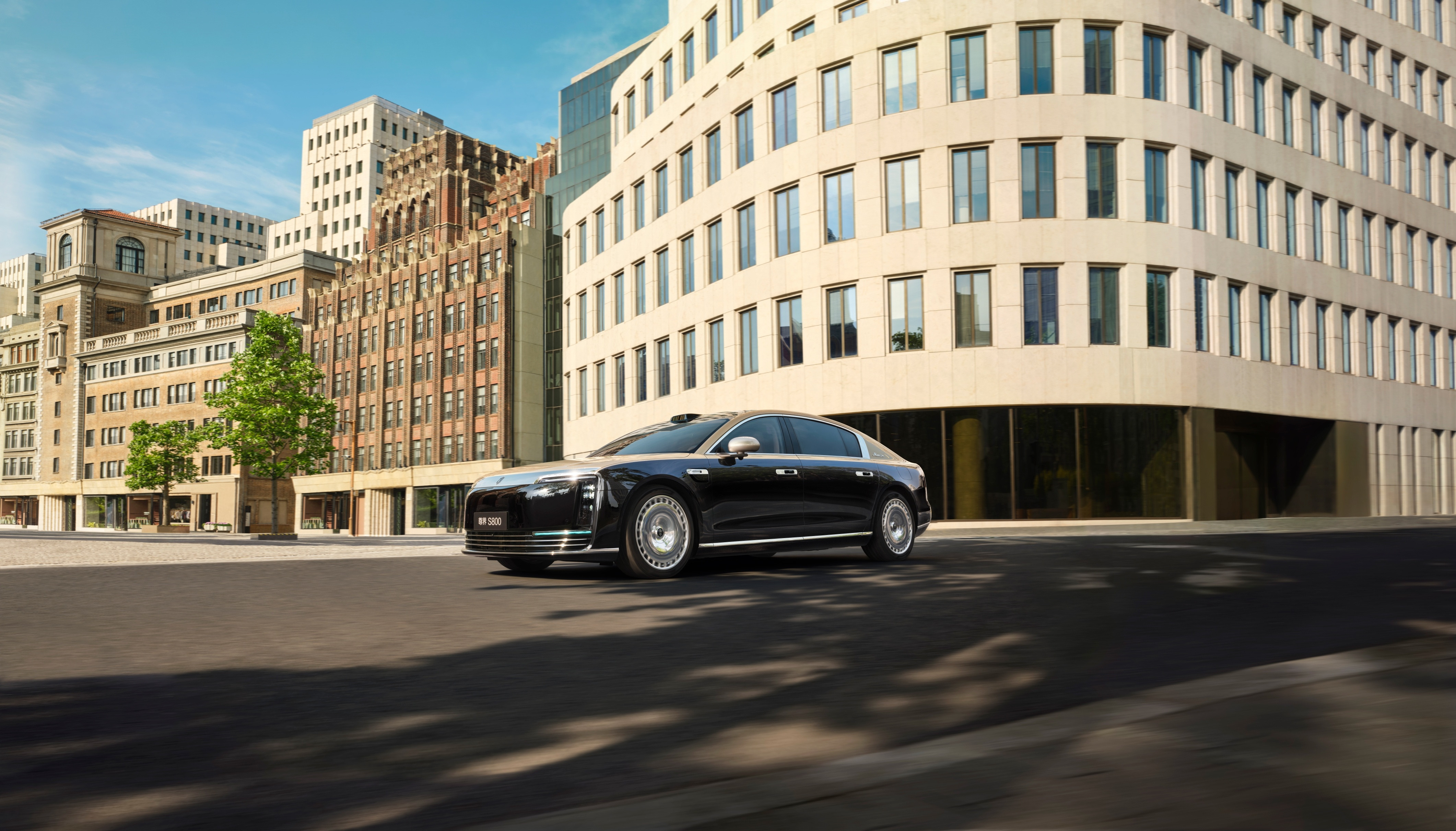 看完鸿蒙智行这场技术发布会，我只能说：尊界S800这是不给对手留活路啊！直接全球