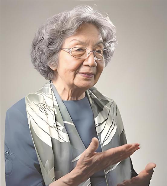 2024年11月叶嘉莹去世，享年100岁，这位忍受了长达57年家暴的老人，却在9