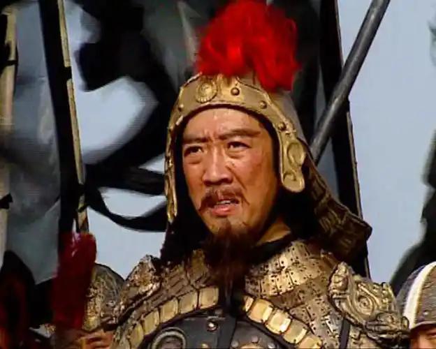 孙权袭占荆州后，将被关羽俘虏的于禁释放。于禁被曹丕带去曹操陵墓祭拜，在看到一个壁