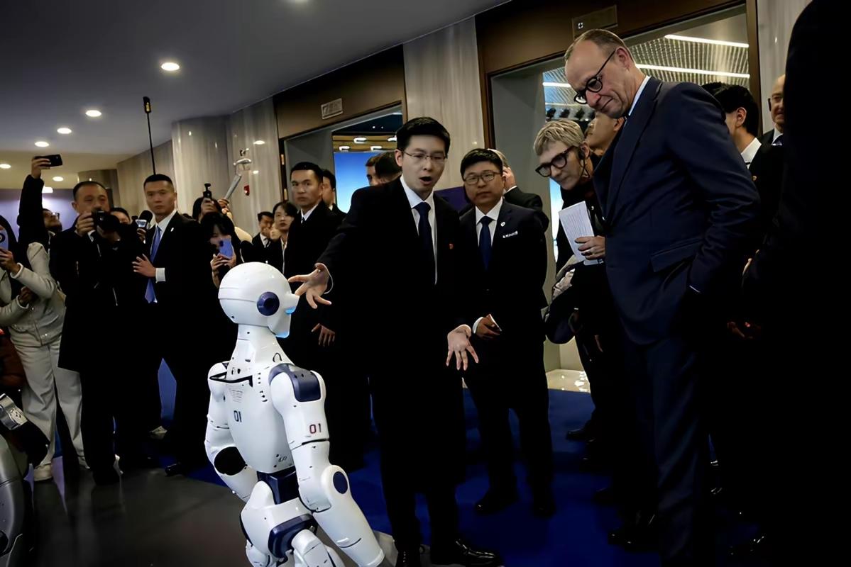 ✨10年后机器人代替人类干活吗？✨🐼贫道个人很同意王兴兴的这个观点，其实