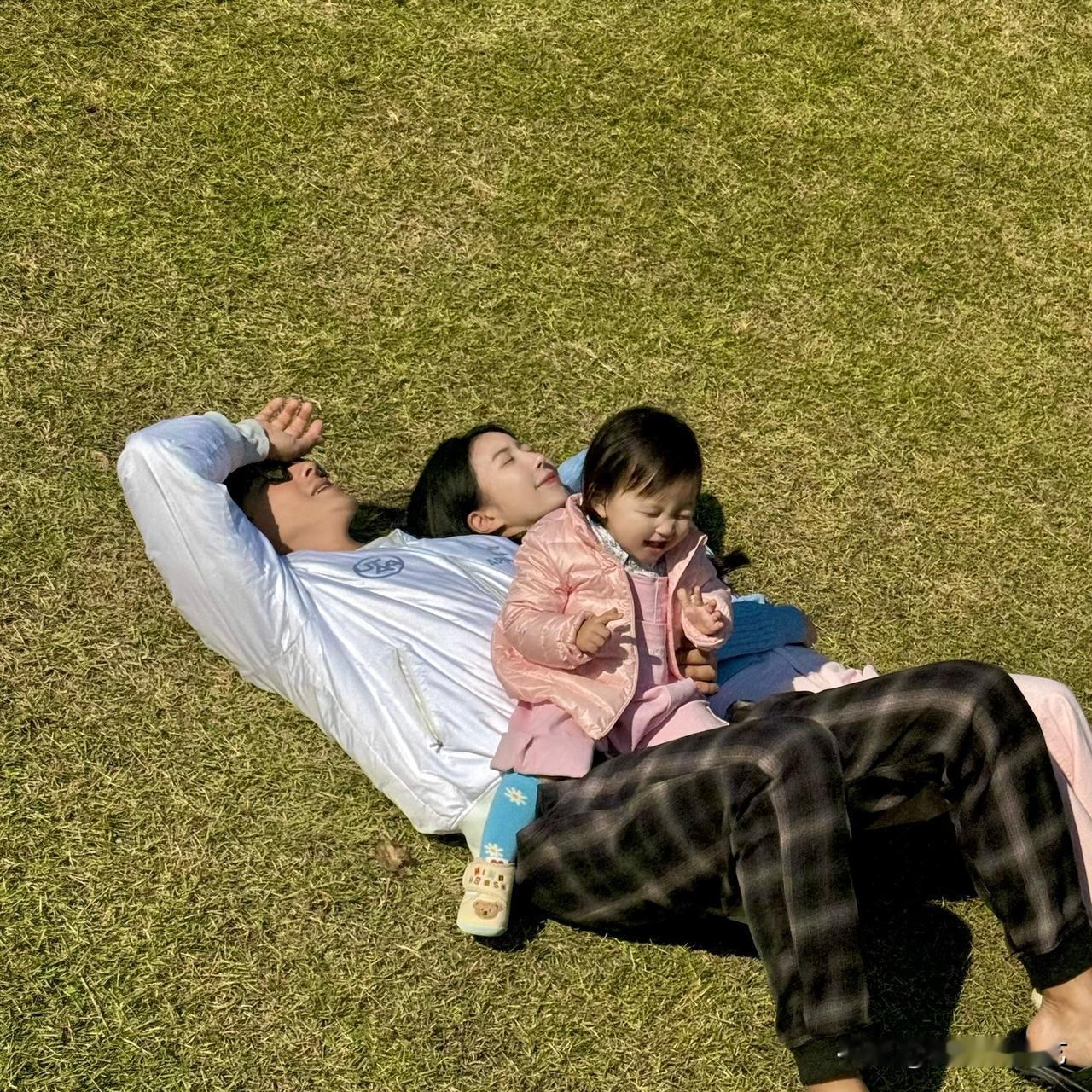 11月，演员李智勋的妻子三浦绫乃在自己的Instagram上写道