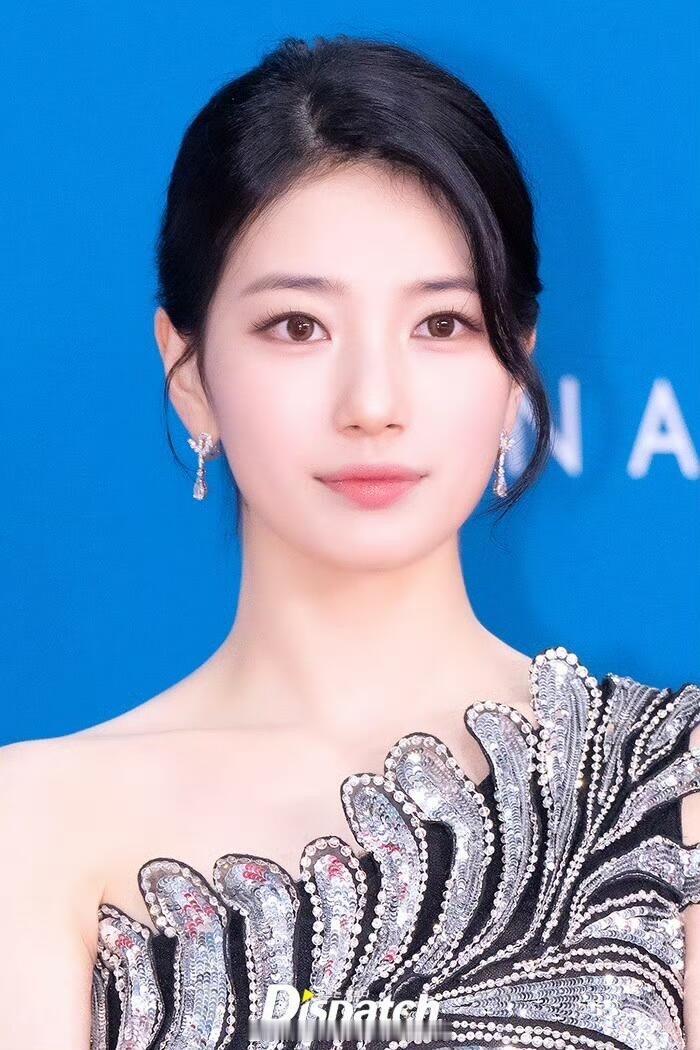 秀智百想红毯新闻图来袭✨此女是神​​​