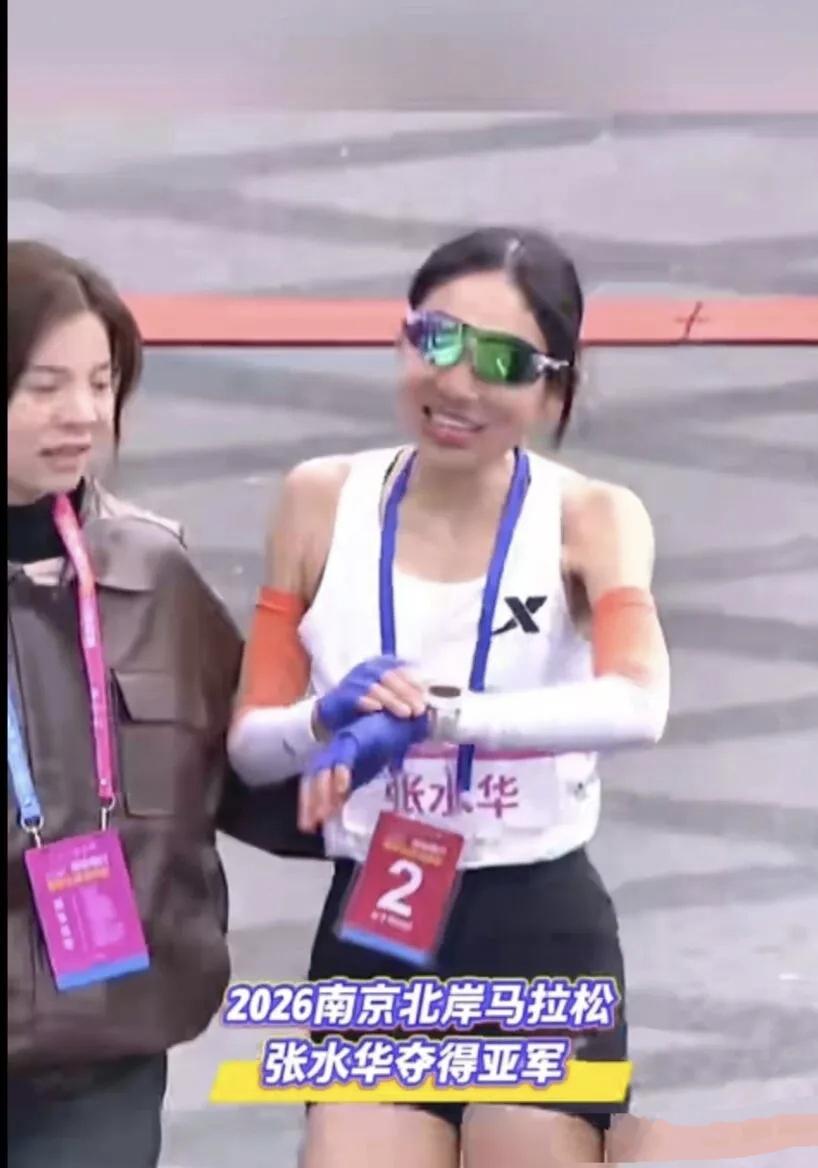 速看！“最快女护士”封神又辞职，安稳与热爱怎么选？白衣天使变马拉松健将，张